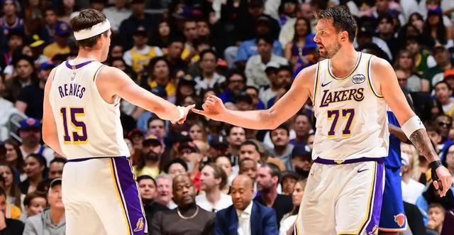 开云体育app下载入口-里夫斯：湖人3连胜是每个人都负起责任来 湖人连胜将持续多久？