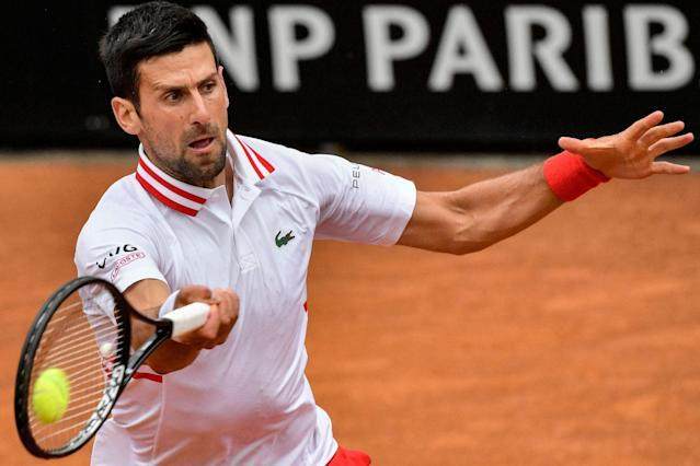 开云体育app下载入口-德约罗马站雨后惊险闯关 状态起伏大法网真悬了？